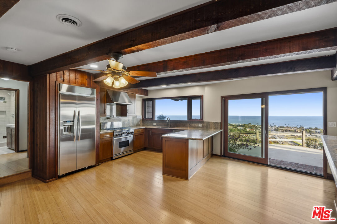 3217 Colony View Cir