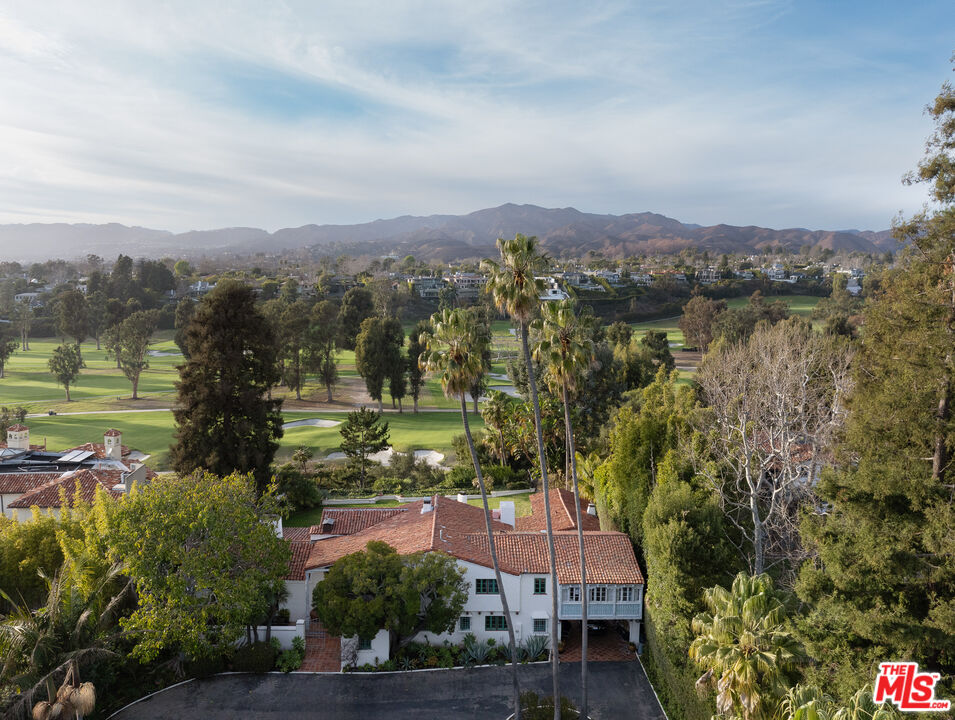 1707 San Vicente Blvd